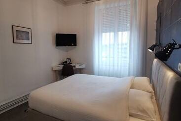 پانسیون Colmar Suites