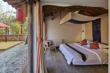 پانسیون Yuanxiangli Sansi Inn