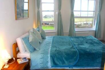 Seaview Cottage