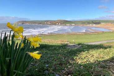 Stables Croyde 4 Bedrooms, Sleeps 8, Sea & Beach Views