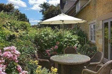Wychwood Cottage