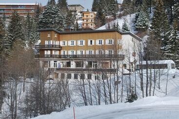 هاستل Auberge De Jeunesse Hi Chamrousse