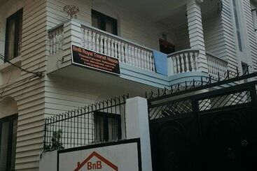 تختخواب و صبحانه Bnb Royal Tourist House