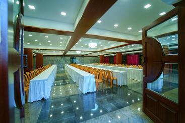 هتل Grand Padappai Residency   Gpr