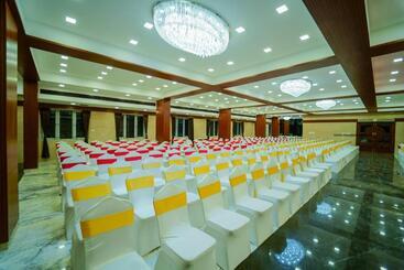 هتل Grand Padappai Residency   Gpr