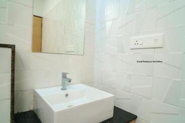 هتل Grand Padappai Residency   Gpr