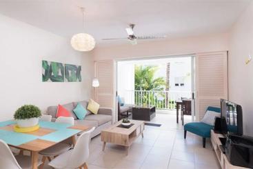 هتل The Beach Club Premium Private Apartments