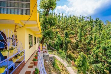 Oyo 14137 Home Valley Studio Kempty Road