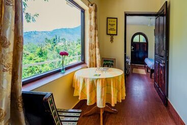 Oyo 14137 Home Valley Studio Kempty Road