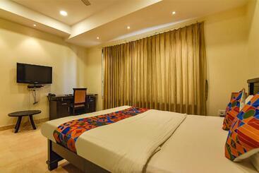 膳宿费 Fabhotel All In One Saltlake   Opp Bj Market Complex