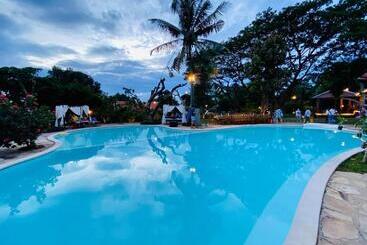 Royal Mayura Resort