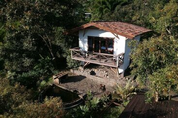 Viga Vieja Cabaña Rustica By Nomad Guru