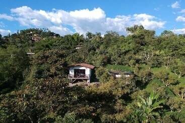 Viga Vieja Cabaña Rustica By Nomad Guru
