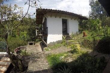 Viga Vieja Cabaña Rustica By Nomad Guru