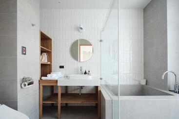 تختخواب و صبحانه Or Inn