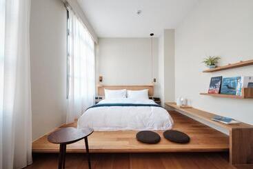 تختخواب و صبحانه Or Inn