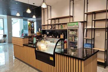 Hong Hao Hostel And Motorbikes