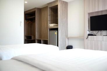 Bear’s Den Hotel Pattaya