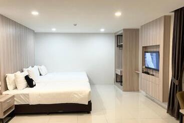 Bear’s Den Hotel Pattaya