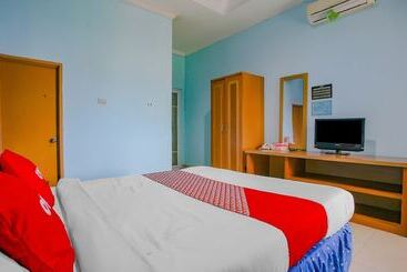 هتل Oyo 90072 Apri Inn Syariah