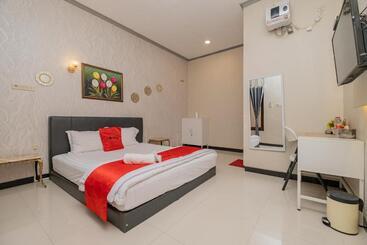 ホテル Reddoorz Near Kampung Inggris Pare