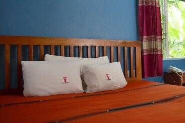 هتل Suites Ejecutivas Los Arcos