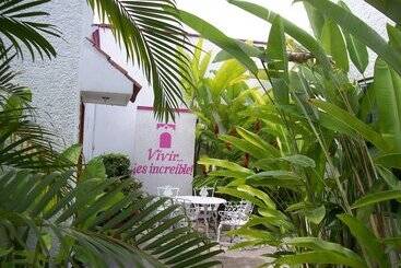 هتل Suites Ejecutivas Los Arcos