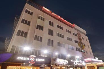 Mg Hotel Udayee International