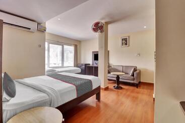 Mg Hotel Udayee International