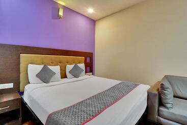 Mg Hotel Udayee International
