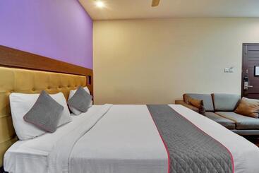 Mg Hotel Udayee International