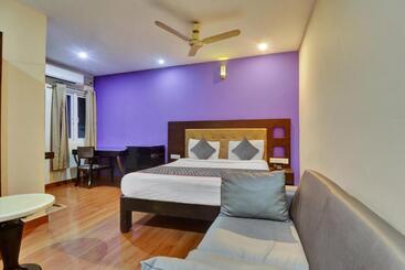 Mg Hotel Udayee International