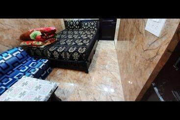 پانسیون Room In Guest Room   Posh S Delhi Foreigners Area, Lajpat Nagar
