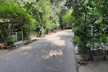 پانسیون Room In Guest Room Posh S Delhi Foreigners Area, Lajpat Nagar