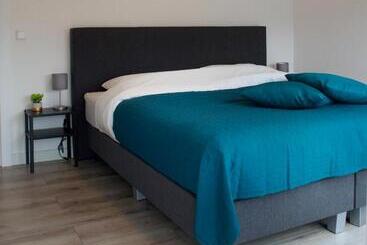 تختخواب و صبحانه The Residence Enschede