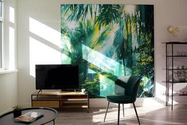 تختخواب و صبحانه The Residence Enschede