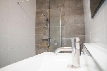 تختخواب و صبحانه The Residence Enschede