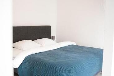 تختخواب و صبحانه The Residence Enschede
