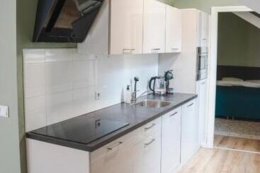تختخواب و صبحانه The Residence Enschede