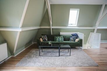 تختخواب و صبحانه The Residence Enschede