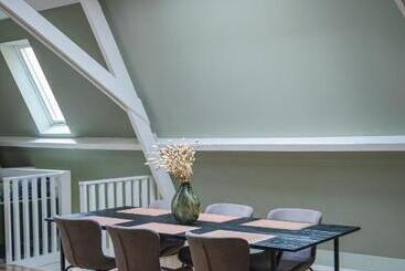 تختخواب و صبحانه The Residence Enschede