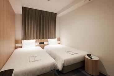 Henn Na Hotel Komatsu Ekimae