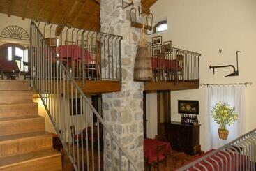 هتل Agriturismo Serra San Biagio