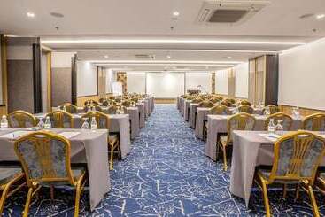Fives Hotel Johor Bahru City Centre