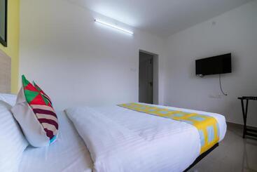 هتل Flamingo Suites