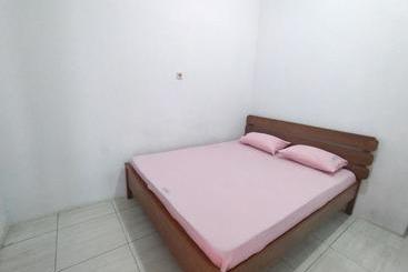 Hotel Spot On 90040 Pondok Manggir