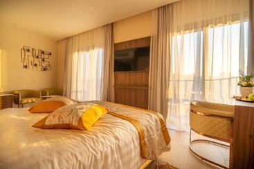 Leonardo Boutique Hotel Larnaca
