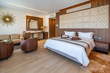 Leonardo Boutique Hotel Larnaca