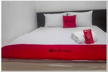پانسیون Reddoorz Near Moro Mall Purwokerto 2