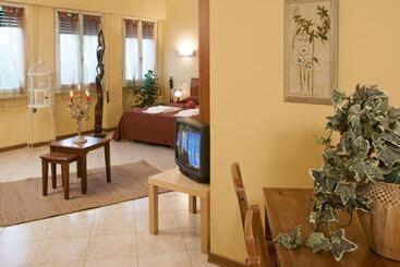 تختخواب و صبحانه Argentiere Room Apartments